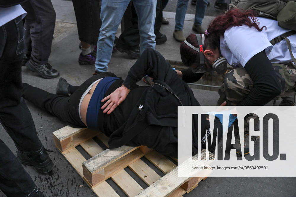 High school and autonomous protesters clash with riot police in Paris, October 13, 2026. - 13 10 2026 - France Ile-de-France (region) Paris - JulienxMattiax Pictorium LePictorium_0343274