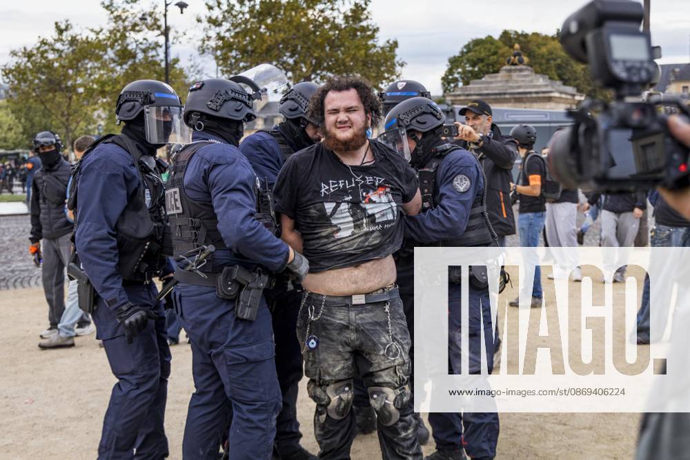 Photos from the student demonstrations in Paris on October 13, 2026 Vincenzo Arnone Bestimage Photos from the student demonstrations in Paris on October 13, 2026 Paris, France