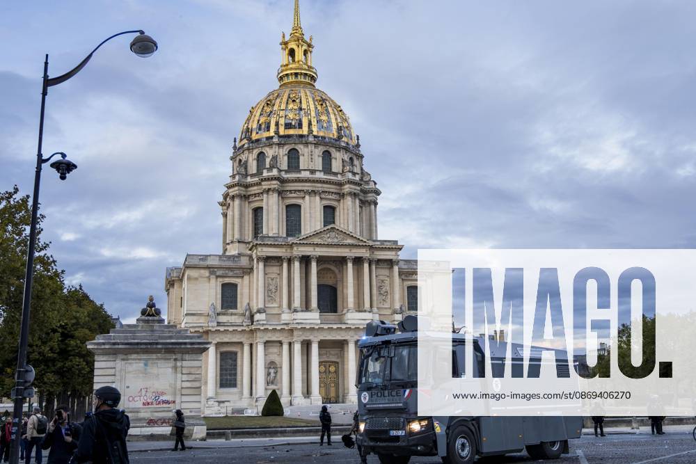 Photos from the student demonstrations in Paris on October 13, 2026 Vincenzo Arnone Bestimage Photos from the student demonstrations in Paris on October 13, 2026 Paris, France