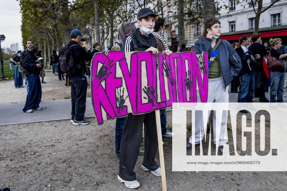 Photos from the student demonstrations in Paris on October 13, 2026 Vincenzo Arnone Bestimage Photos from the student demonstrations in Paris on October 13, 2026 Paris, France