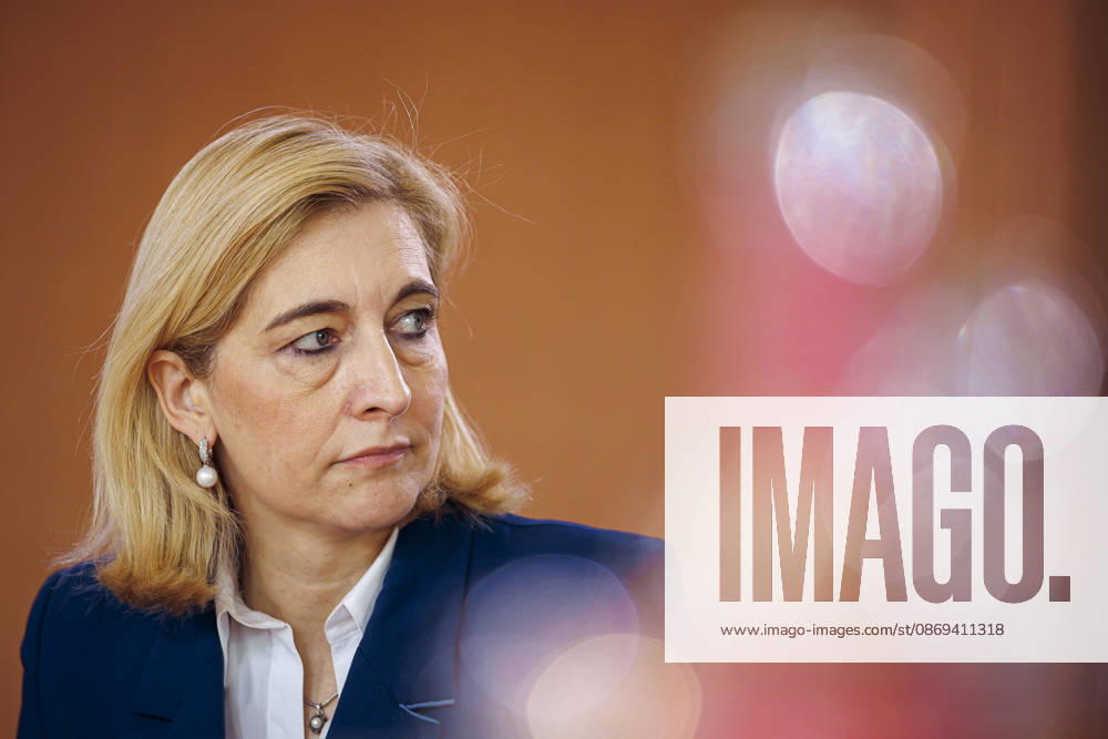 Nina Warken, Chefin des Bundeskanzleramts und Bundesministerin fuer besondere Aufgaben, aufgenommen vor Beginn der 62. Kabinettsitzung im Bundeskanzleramt. Berlin, 14.10.2026. Berlin Deutschland