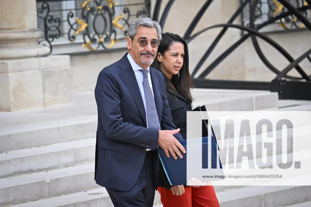 Weekly Cabinet Meeting at the Elysee Palace French Minister of Small and Medium-sized Enterprises, Commerce,Crafts, Tourism and Purchasing Power Serge Papin and French Minister of Overseas Naima Moutchou leaves after the weekly cabinet meeting (Conseil des ministres) at the Elysee Palace in Paris, France, on October 14, 2026. Photo by Tomas Stevens ABACAPRESS.COM Paris France