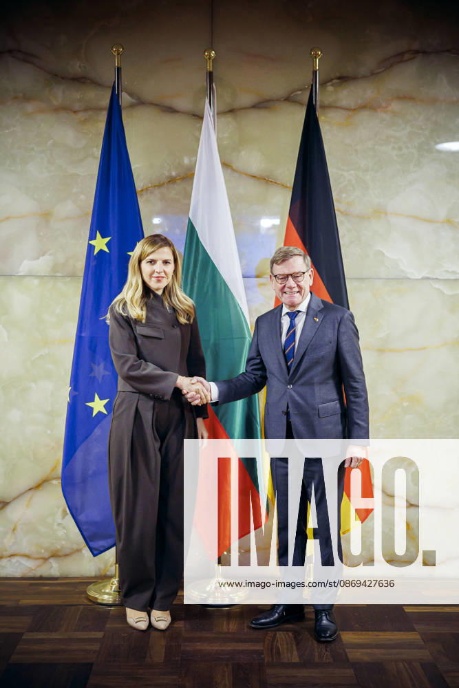 Johann Wadephul (CDU), Bundesaussenminister, trifft Welislawa Petrowa-Tschamova (Velislava Petrova-Chamova), Aussenministerin von Bulgarien. Berlin, 14.10.2026. Fotografiert im Auftrag des Auswaertigen Amtes Berlin Deutschland