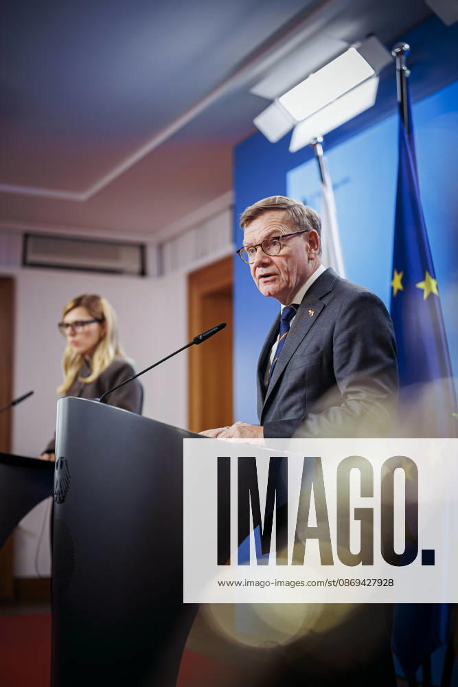 Johann Wadephul (CDU), Bundesaussenminister, trifft Welislawa Petrowa-Tschamova (Velislava Petrova-Chamova), Aussenministerin von Bulgarien. Berlin, 14.10.2026. Fotografiert im Auftrag des Auswaertigen Amtes Berlin Deutschland