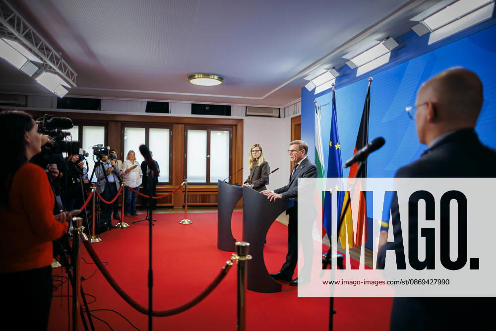 Johann Wadephul (CDU), Bundesaussenminister, trifft Welislawa Petrowa-Tschamova (Velislava Petrova-Chamova), Aussenministerin von Bulgarien. Berlin, 14.10.2026. Fotografiert im Auftrag des Auswaertigen Amtes Berlin Deutschland