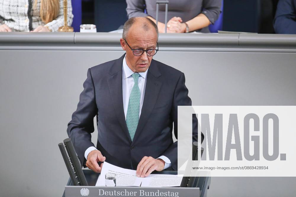 Berlin, Deutschland, 14.10.2026: Deutscher Bundestag: 101. Bundestagssitzung: Bundeskanzler Friedrich Merz (CDU) bei Abgabe einer Regierungserklärung