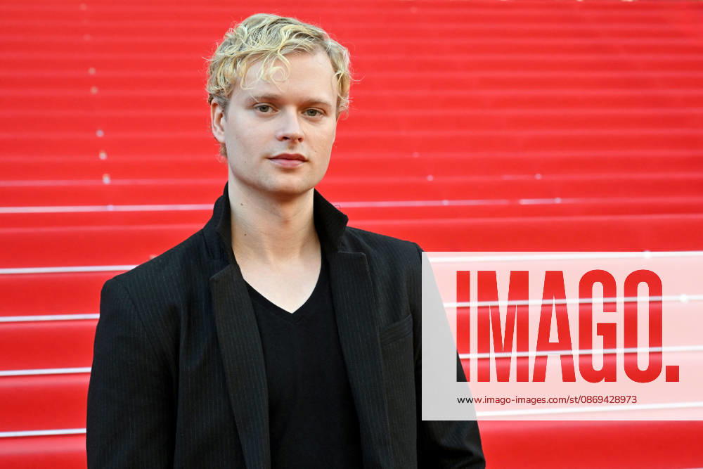 Edvin Endre for *Queen Silvia* at MIPCOM 2026 at the Palais des Festivals for the world premiere screening in Cannes on October 13, 2026. MIPCOM is the International Market for Audiovisual Content and Co-production. Every year in October, it brings together TV and media professionals in Cannes for four days of business, discussions, and networking. Bruno Bebert Bestimage Queen Silvia World premiere screening during MIPCOM 2026 at the Palais des Festivals in Cannes, Southern France, on October 13, 2026. Cannes, France