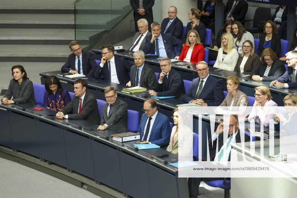 Bundeskabinett, Bundesminister u.a. Merz bei der Sitzung im Deutschen Bundestag am 14.10.2026 in Berlin Bundeskanzler Merz bei Regierungserklärung m Deutschen Bundestag