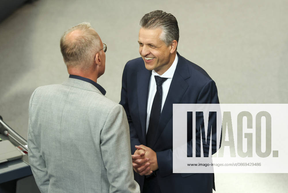 Matthias Miersch und Thorsten Frei bei der Sitzung im Deutschen Bundestag am 14.10.2026 in Berlin Bundeskanzler Merz bei Regierungserklärung m Deutschen Bundestag