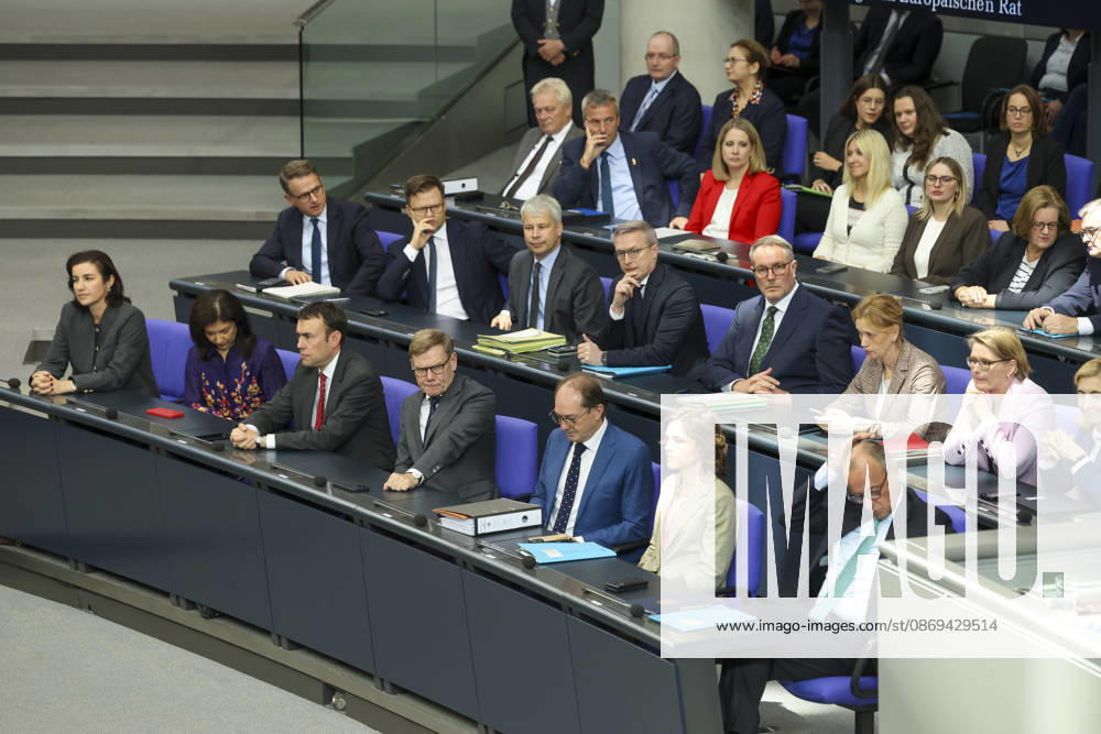 Bundeskabinett, Bundesminister u.a. Merz bei der Sitzung im Deutschen Bundestag am 14.10.2026 in Berlin Bundeskanzler Merz bei Regierungserklärung m Deutschen Bundestag