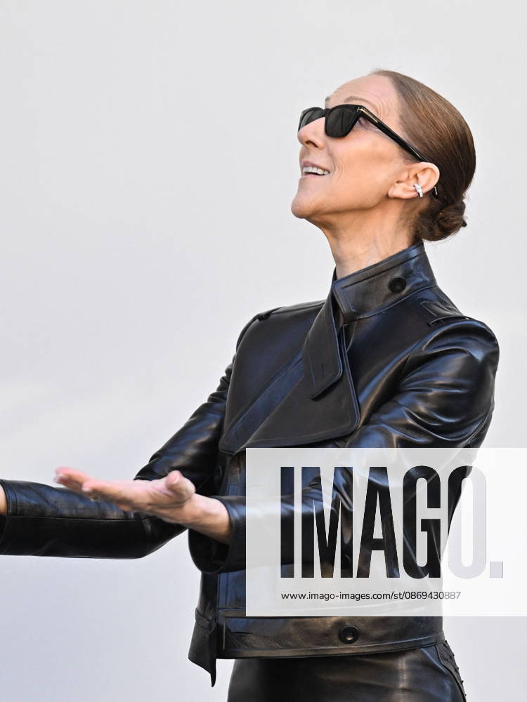Céline Dion greets her fans as she leaves theRoyal Monceau Hotel in Paris before heading to the La Plénitude Arena in Paris La Défense to continue her concert series on October 14, 2026. Pierre Perusseau, Bestimage. Céline Dion greets fans as she leaves the Royal Monceau Hotel in Paris before heading to the La Plénitude Arena in Paris La Défense to continue her concert series on October 14, 2026, Paris, France