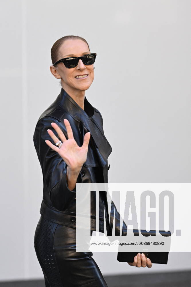 Céline Dion greets her fans as she leaves theRoyal Monceau Hotel in Paris before heading to the La Plénitude Arena in Paris La Défense to continue her concert series on October 14, 2026. Pierre Perusseau, Bestimage. Céline Dion greets fans as she leaves the Royal Monceau Hotel in Paris before heading to the La Plénitude Arena in Paris La Défense to continue her concert series on October 14, 2026, Paris, France