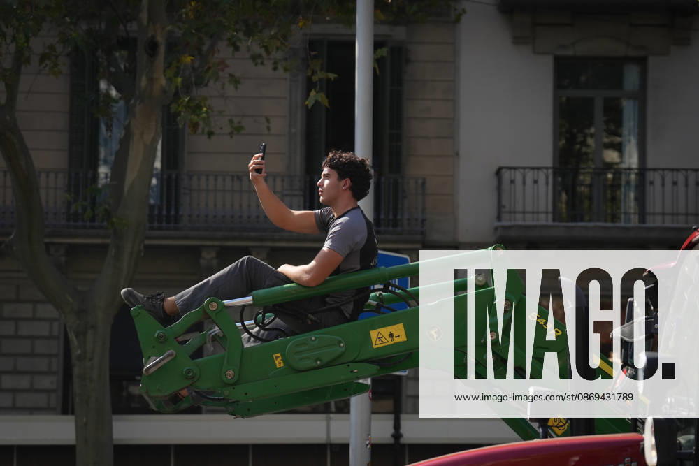Tractor Rally for Agriculture in Barcelona: Protesters during a rally of tractors from various parts of Catalonia in front of the Government Delegation and statements, on October 14, 2026, in Barcelona, Catalonia, Spain. The demonstration, organized by Unió de Pagesos with the support of Asaja, FCAC, and Revolta Pagesa, denounces the structural crisis in the agricultural sector in Barcelona. October 14, 2026, Spain