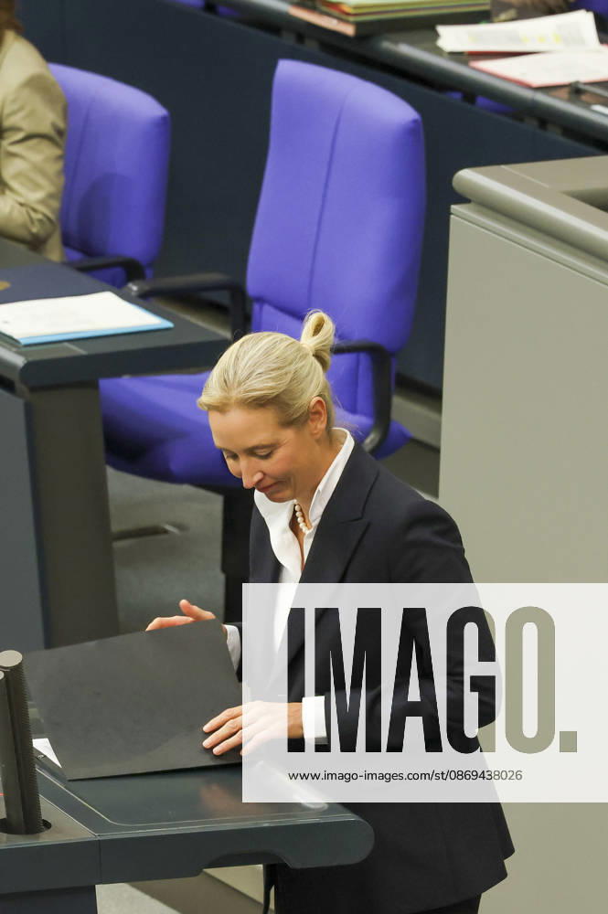 Alice Weidel bei der Sitzung im Deutschen Bundestag am 14.10.2026 in Berlin Bundeskanzler Merz bei Regierungserklärung m Deutschen Bundestag