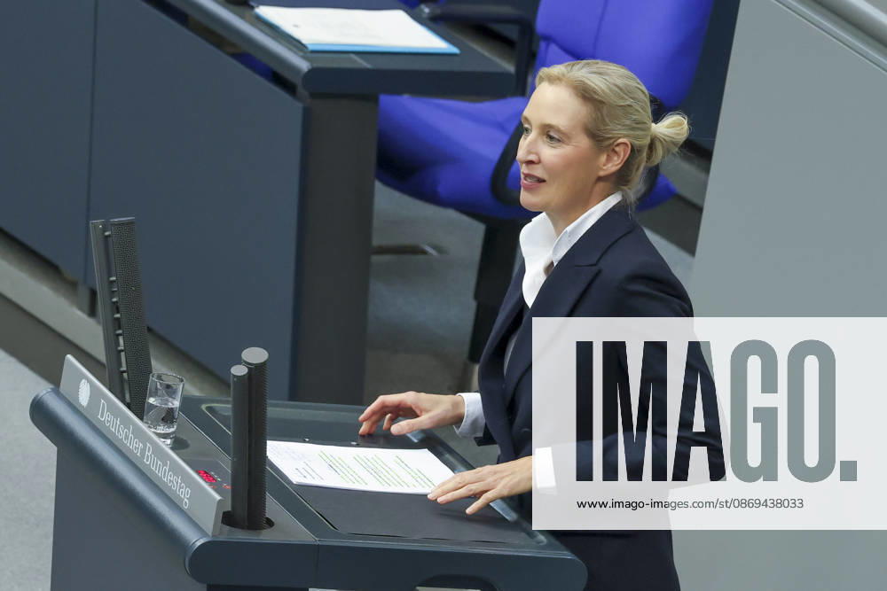 Alice Weidel bei der Sitzung im Deutschen Bundestag am 14.10.2026 in Berlin Bundeskanzler Merz bei Regierungserklärung m Deutschen Bundestag