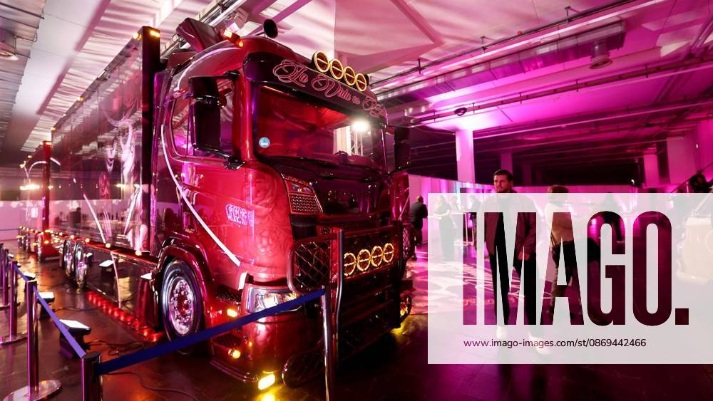 Scania R 770 ,La Vida es Bella zur Essen Motor Show am 14. Okotber 2026 in der Messe Essen in Essen-Rüttenscheid. Deutschland Nordrhein-Westfalen Essen