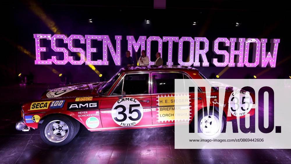 Mercedes-Benz 300 SEL 6.8 AMG zur Essen Motor Show am 14. Okotber 2026 in der Messe Essen in Essen-Rüttenscheid. Deutschland Nordrhein-Westfalen Essen