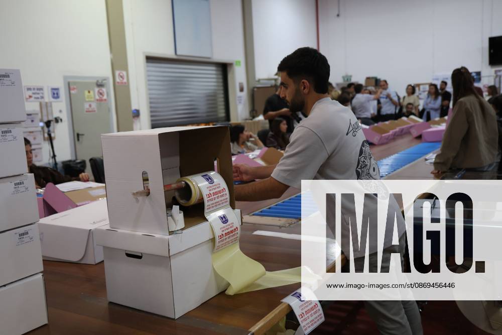 SHOHAM, ISRAEL, OCTOBER 14, 2026: Preparations for Israels upcoming parliamentary elections at the Central Elections Committees logistics centre in Shoham. Workers organise and pack voting materials and polling station equipment during a media tour of the facility. Shoham Israel - ZUMAq101 20261014_zna_q101_156