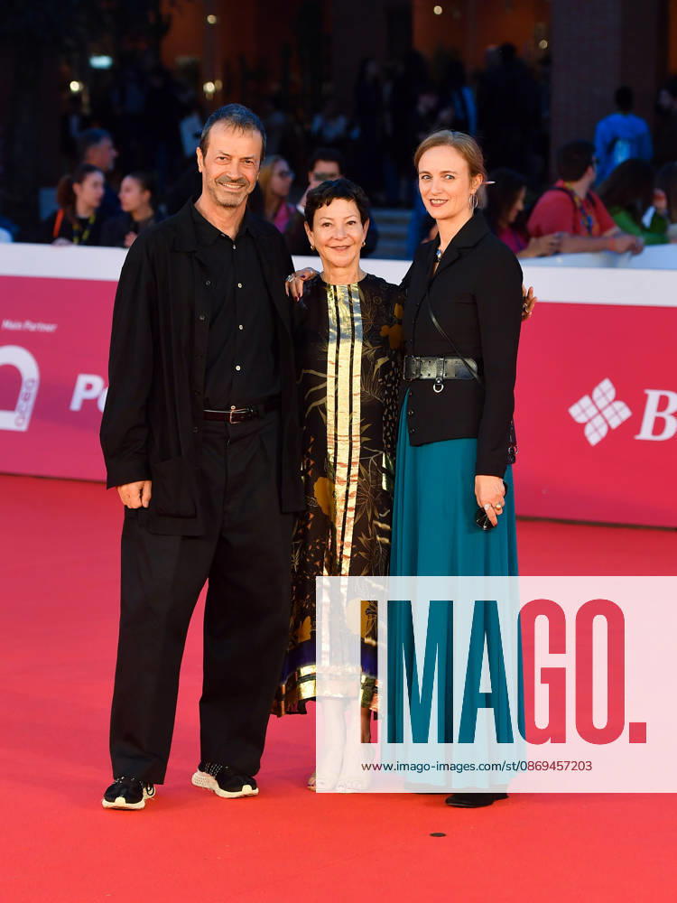 IPA89682873 - Rome, 2026 Film Festival - Evening 2 - Red Carpet for the film ELSINORE In the photo: Andrea Occhipinti, Gabrielle Tana, Claudia Cimmino