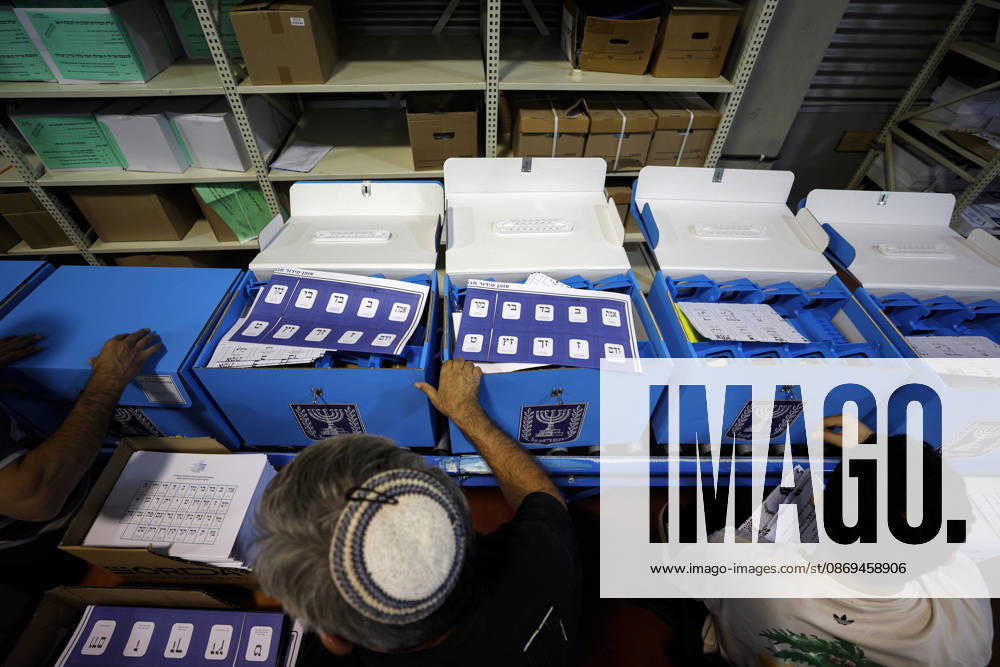 Preparations ahead of Israel s elections TEL AVIV, ISRAEL - OCTOBER 14: Ballots are packaged at the Central Election Committee s logistics center in the Shoham area, east of Tel Aviv, to be delivered to polling stations on October 14, 2026 as part of Israel s general election preparations scheduled to be held on October 27. Stringer Anadolu Tel aviv Israel. Editorial use only. Please get in touch for any other usage.