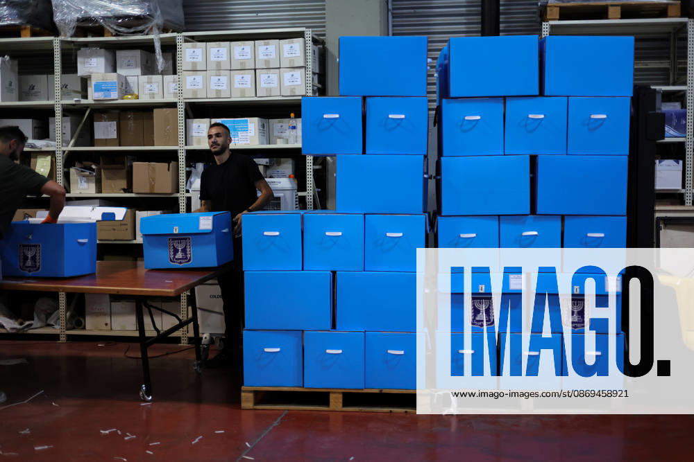 Preparations ahead of Israel s elections TEL AVIV, ISRAEL - OCTOBER 14: Ballots are packaged at the Central Election Committee s logistics center in the Shoham area, east of Tel Aviv, to be delivered to polling stations on October 14, 2026 as part of Israel s general election preparations scheduled to be held on October 27. Stringer Anadolu Tel aviv Israel. Editorial use only. Please get in touch for any other usage.