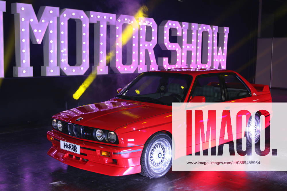 BMW M3 Evolution II (Sondermodell, limitiert auf 500 Exemplare, Baureihe 3er E30, Baujahr 1988, Farbe: Misanorot, Oldtimer) des Aussteller H&R Spezialfedern, Medientermin Carwalk zur Essen Motor Show am 14.10.2026 in der Messe Essen im Vorfeld der Essen Motor Show 2026 (28.11.-06.12.2026, EMS Preview 27.11.2026)