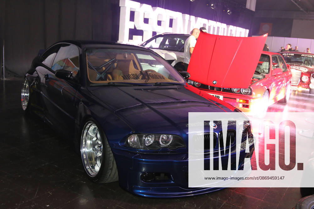 BMW 320i Coupe Widebody (3er, Baureihe E46, Baujahr 2002, Farbe: Enzianblau-Metallic), Sonderschau tuningXperience, Medientermin Carwalk zur Essen Motor Show am 14.10.2026 in der Messe Essen im Vorfeld der Essen Motor Show 2026 (28.11.-06.12.2026, EMS Preview 27.11.2026)
