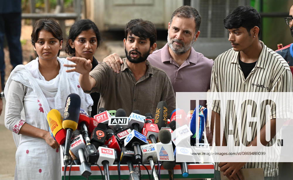 NSUI members speaks with media alongwith LOP Lok Sabha and Congress MP Rahul Gandhi during press conference regarding injured NSUI Members and others in the Delhi Police crackdown at Akbar Road on October 14, 2026 in New Delhi, India. Flanked by student leaders who alleged police assault during Tuesday s flash demonstrations in Connaught Place over Special Intensive Revision (SIR) electoral roll discrepancies, Gandhi accused law enforcement of brutal high-handedness. (Photo by Sonu Mehta Hindustan Times) LoP Rahul Gandhi Address Press Conference On Alleged Use Of Force Against NSUI Workers During Protest