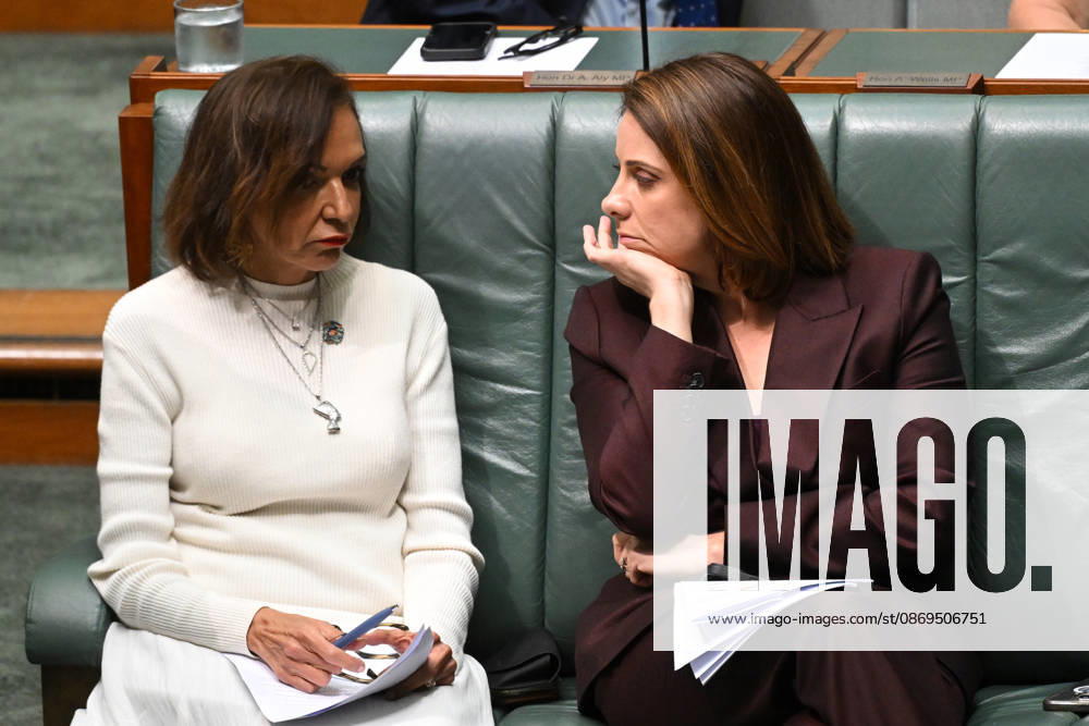 QUESTION TIME, Australian Small Business Minister Anne Aly speaks to Australian Communications Minister Anika Wells during Question Time in the House of Representatives at Parliament House in Canberra, Thursday, October 15, 2026. ( NO ARCHIVING CANBERRA AUSTRALIAN CAPITAL TERRITORY Australia