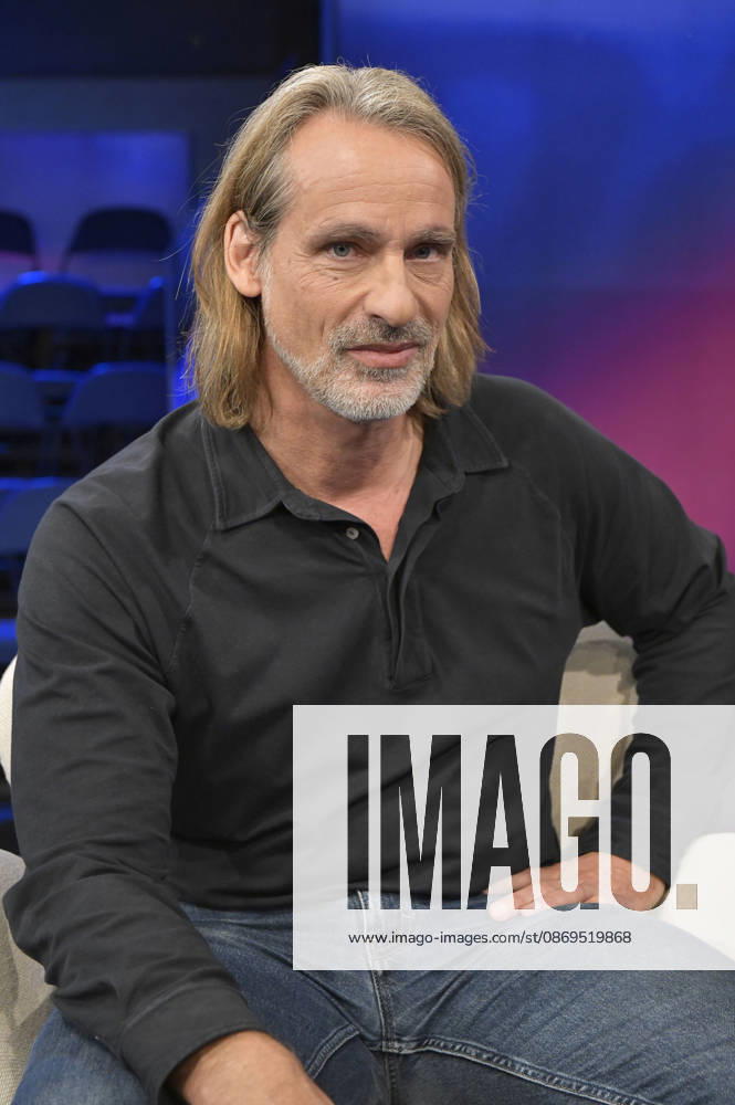 Richard David Precht in der ARD-Talkshow maischberger im Studio Berlin Adlershof. Berlin