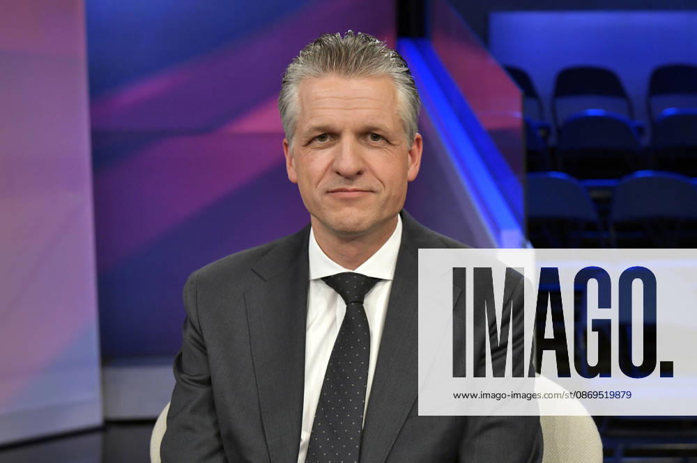 Thorsten Frei in der ARD-Talkshow maischberger im Studio Berlin Adlershof. Berlin