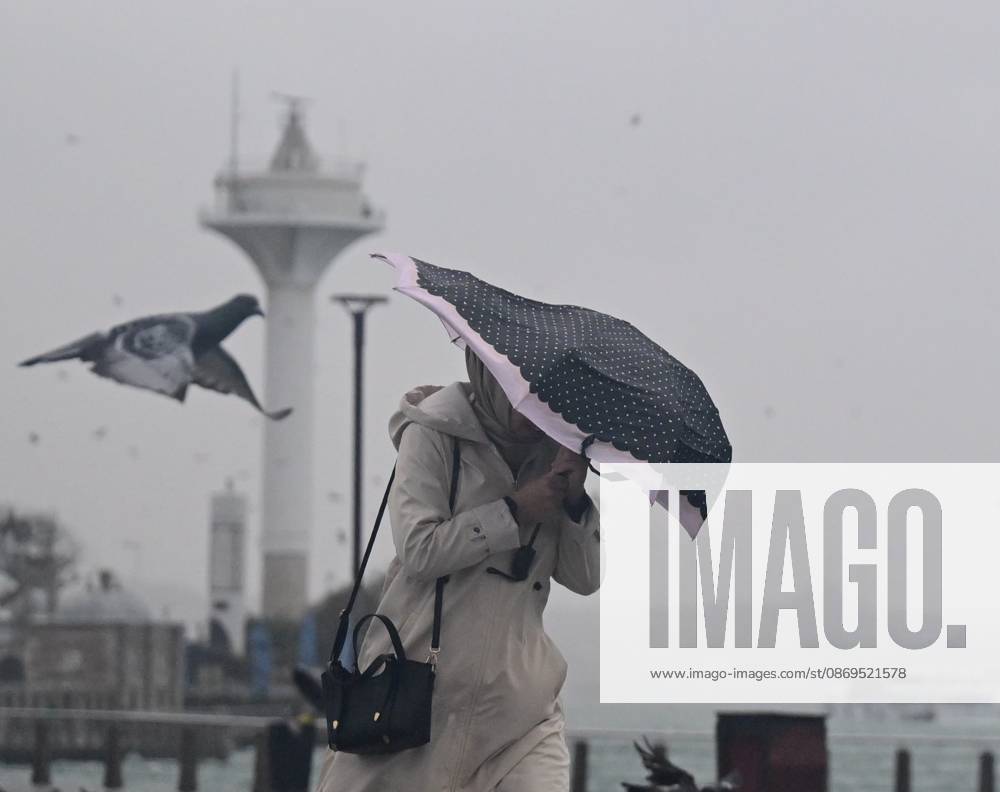 Heavy rainfall disrupts daily life in Istanbul ISTANBUL, TURKIYE - OCTOBER 15: A woman struggles to walk amid heavy rain and strong winds as heavy rainfall continues to affect daily life across Istanbul, Turkiye, for the second consecutive day, while ferry services in Uskudar return to normal as the intensity of the rain decreases, on October 15, 2026. Abdulhamid Hosbas Anadolu Istanbul Turkey. Editorial use only. Please get in touch for any other usage.