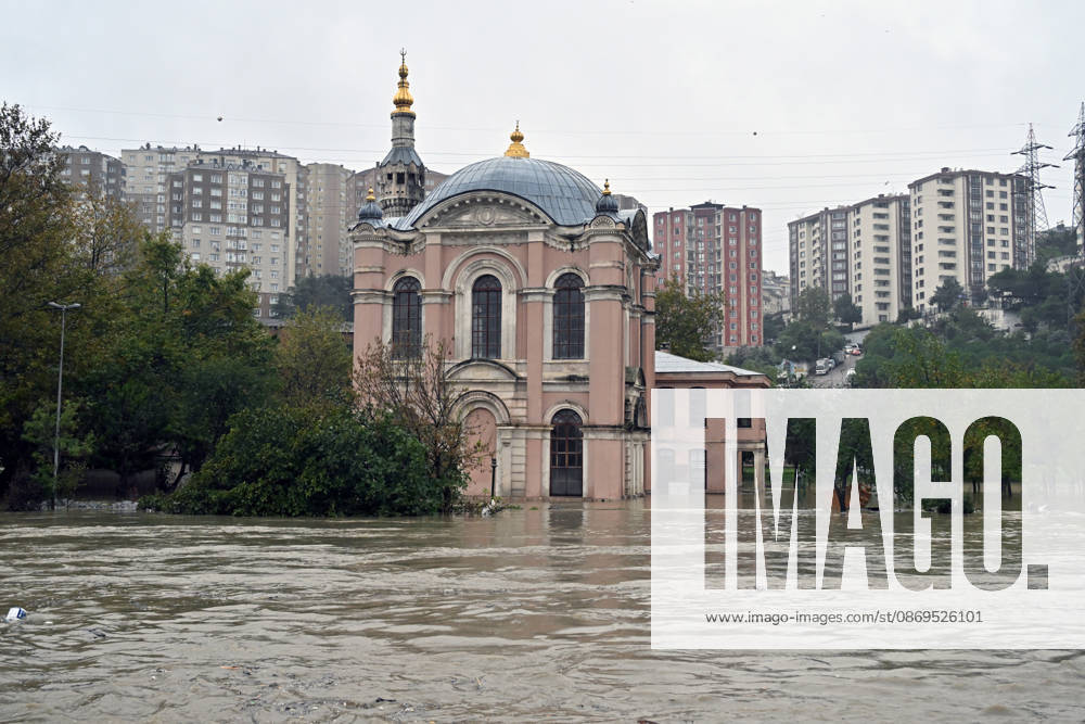 Historic Sadabat Mosque and surrounding structures submerged as Kagithane Stream overflows in Istanbul ISTANBUL, TURKIYE - OCTOBER 15: Floodwaters surround the historic Sadabat Camii (Aziziye Mosque) and surrounding structures in the Kagithane district of Istanbul, Turkiye on October 15, 2026. Heavy downpours caused the Kagithane Stream to overflow its banks, inundating nearby historical sites, courtyards, and streets. Isa Terli Anadolu Istanbul Turkey. Editorial use only. Please get in touch for any other usage.