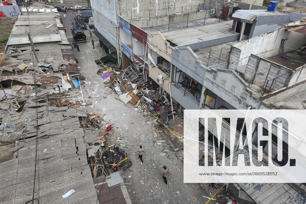 Blast at Indonesian market kills 2, injures 11 in South Tangerang BANTEN, INDONESIA - OCTOBER 15: An aerial view shows damaged shop-house buildings and debris scattered across the site of an explosion at a market in South Tangerang, on the outskirt of Jakarta, Indonesia, on October 15, 2026. The blast killed two people and injured at least 11 others, according to police. Investigators are examining the cause of the explosion after finding an ethylene gas cylinder at the site. The blast damaged shop-house buildings and scattered debris across the surrounding commercial area. Agoes Rudianto Anadolu Banten Indonesia. Editorial use only. Please get in touch for any other usage.