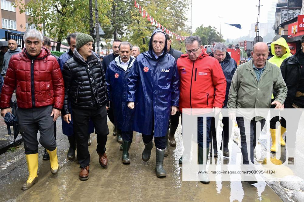 Istanbul Governor Gul inspects rain-hit Sariyer district in Istanbul ISTANBUL, TURKIYE - OCTOBER 15: Istanbul Governor Davut Gul inspects ongoing response efforts in Sariyer, one of the districts affected by two days of heavy rainfall in Istanbul, Turkiye on October 15, 2026. Serhat Cagdas Anadolu Istanbul Turkey. Editorial use only. Please get in touch for any other usage.