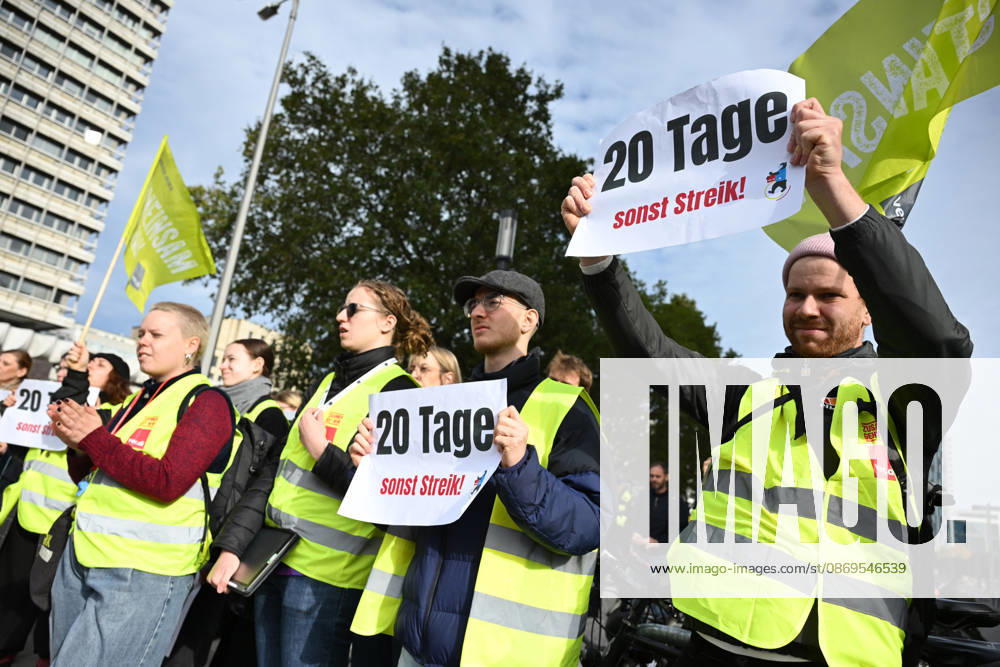 Charite workers strike over working conditions in Berlin BERLIN, GERMANY - OCTOBER 15: Workers at Charite, one of Germany’s largest university hospitals, take part in a warning strike called by the ver.di trade union, demanding better working conditions and reduced workloads, in Berlin, Germany, October 15, 2026. Volodymyr Sindieiev Anadolu Berlin Germany. Editorial use only. Please get in touch for any other usage.