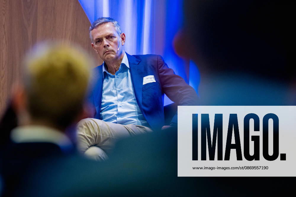 Norsk Industri Offshore sitt apne medlemsmote Oslo 20261015. Bjarne Schieldrop, sjefanalytiker i SEB, pa Norsk Industri Offshore sitt apne medlemsmote i Naeringslivets hus. Foto: Stian Lysberg Solum NTB Oslo Norge 2EUHm5dClAE Ref:_BUS2EUHm5dClAE.jpg