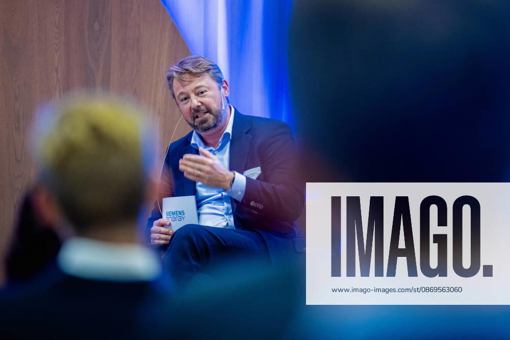 Norsk Industri Offshore sitt apne medlemsmote Oslo 20261015. Espen Bostadlokken, administrerende direktor i Siemens Energy, pa Norsk Industri Offshore sitt apne medlemsmote i Naeringslivets hus. Foto: Stian Lysberg Solum NTB Oslo Norge JlnR53ZiE3o Ref:_BUSJlnR53ZiE3o.jpg