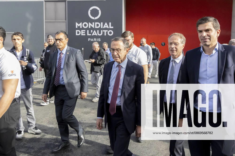Paris, France October 15, 2026 - Paris Motor Show - Jonas Haddad, Bruno Retailleau, Francois Asselin POLITIQUE, RETAILLEAU, LR, LES REPUBLICAINS, CAMPAGNE ELECTORALE, SALON DE L AUTOMOBILE, VOITURE, ECONOMIE