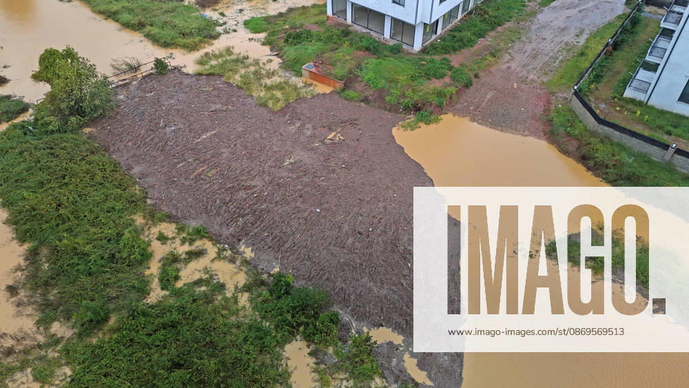 Heavy rain caused flooding in Turkiye s Sakarya SAKARYA, TURKIYE - OCTOBER 15: An aerialview of flooded streets and damaged residential areas after heavy rainfall caused streams and drainage channels to overflow in the Alandere neighborhood of the Kocaali district in Sakarya, Turkiye on October 15, 2026. Homes and roads were submerged due to the localized flash flooding following torrential downpours. Davut Genc Anadolu Sakarya Turkey. Editorial use only. Please get in touch for any other usage.