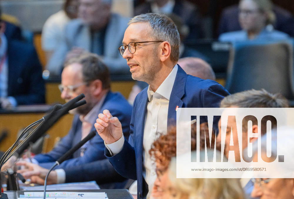Â - Wien 15.10.2026 - 103. Sitzung des Nationalrates. Dringliche Anfrage der FPÖ verbunden mit Misstrauensantrag gegen die gesamte Regierung. PHOTO: Klubobmann der FPÖ Herbert Kickl mit weitern Mitglieder der Regierung auf der Regierungsbank. 103th sitting of the National Council. Nationalrat, Nationalratssitzung, Parlamentssitzung, Parlament, Plenum 103. Sitzung des Nationalrates