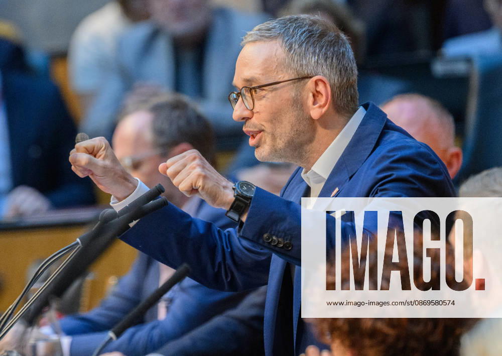 Â - Wien 15.10.2026 - 103. Sitzung des Nationalrates. Dringliche Anfrage der FPÖ verbunden mit Misstrauensantrag gegen die gesamte Regierung. PHOTO: Klubobmann der FPÖ Herbert Kickl 103th sitting of the National Council. Nationalrat, Nationalratssitzung, Parlamentssitzung, Parlament, Plenum 103. Sitzung des Nationalrates