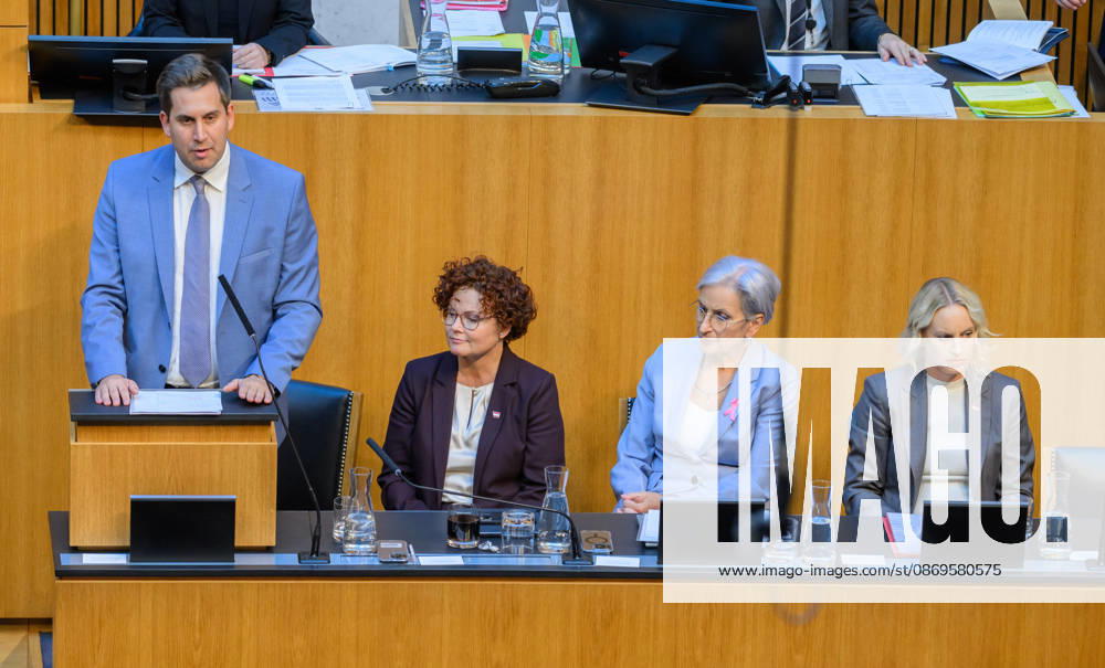 Â - Wien 15.10.2026 - 103. Sitzung des Nationalrates. Dringliche Anfrage der FPÖ verbunden mit Misstrauensantrag gegen die gesamte Regierung. PHOTO: Sts für Digitalisierung und Extremismus sowie Regierungkoordinator Alexander Proell (ÖVP), Wirtschaftstaatssekretärin Elisabeth Zehetner (ÖVP), Justizministerin Anna Sporrer (SPÖ) und Staatssekretärin für Kunst, Kultur und Sport Michaela Schmidt (SPÖ) 103th sitting of the National Council. Nationalrat, Nationalratssitzung, Parlamentssitzung, Parlament, Plenum 103. Sitzung des Nationalrates