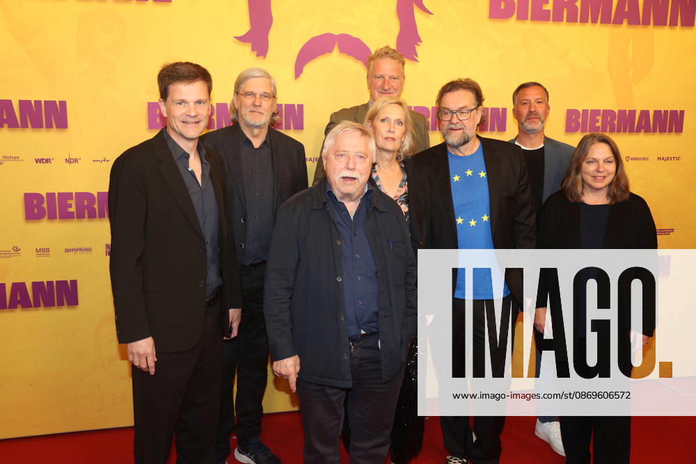 Berlin Premiere des Dokumentarfilms BIERMANN in Berlin Berlin, 15.10.2026 Jens Meurer (Regisseur, Co-Autor und Produzent), Pamela Biermann (Co-Autorin), Johann Scheerer (Produzent, Clouds Hill), Martin Hagemann (Produzent, zero fiction) und Michael Souvignier (Produzent, Zeitsprung Pictures) bei der Berlin Premiere des Dokumentarfilms BIERMANN im Kino International in Berlin Berlin Deutschland