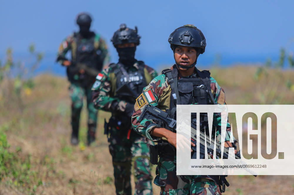 Indonesia-Australia Military Drill Australian Defense Force (ADF) personnel take part in a joint military exercise with the Indonesia Army at Banongan beach in Situbondo, Indonesia, on October 15, 2026. The exercise, named Keris Woomera 2026, is a form of diplomacy between Indonesia and Australia in the military field. The exercise is part of efforts to strengthen defense cooperation between Indonesia and Australia, particularly in addressing regional security challenges. Situbondo Indonesia