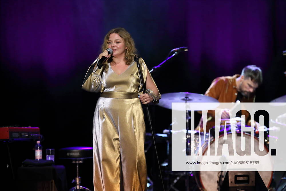 Annett Louisan bei einem Konzert im Tempodrom in Berlin, 15. Oktober 2026. Annett Louisan Konzert Berlin