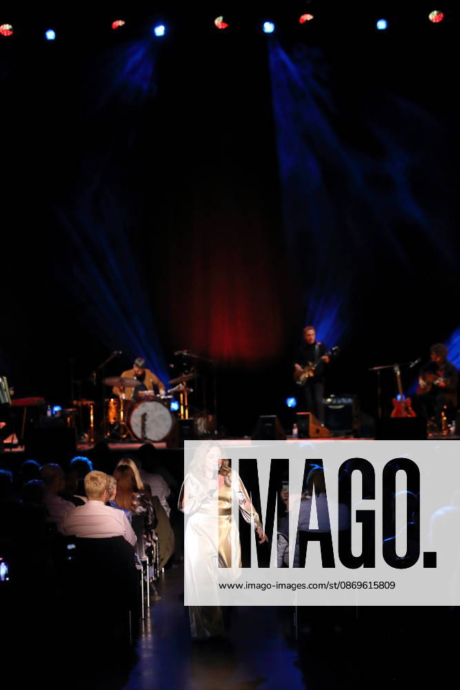 Annett Louisan bei einem Konzert im Tempodrom in Berlin, 15. Oktober 2026. Annett Louisan Konzert Berlin