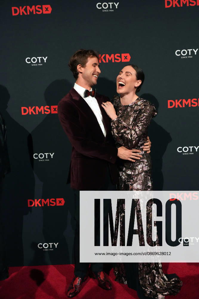 JOSEPH GORDON and TILER PECK attend the DKMS Gala 2026,.Cipriani Wall Street, NYC.October15, 2026 . DKMS Gala 2026,.Cipriani Wall Street, NYC.October15, 2026 . New York USA - ZUMAms4_ 20261015_faf_ms4_020