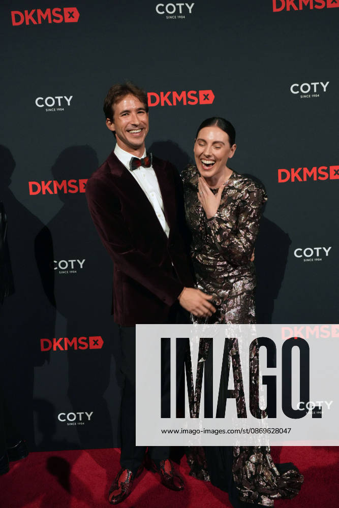 JOSEPH GORDON and TILER PECK attend the DKMS Gala 2026,.Cipriani Wall Street, NYC.October15, 2026 . DKMS Gala 2026,.Cipriani Wall Street, NYC.October15, 2026 . New York USA - ZUMAms4_ 20261015_faf_ms4_019