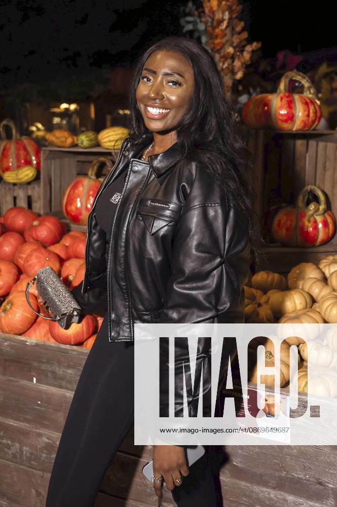 Jasmin Sainabou Jägers bei der Premiere der 2. Staffel der Reality-TV-Show Der Promihof auf dem Erlebnisbauernhof Gertrudenhof. Hürth